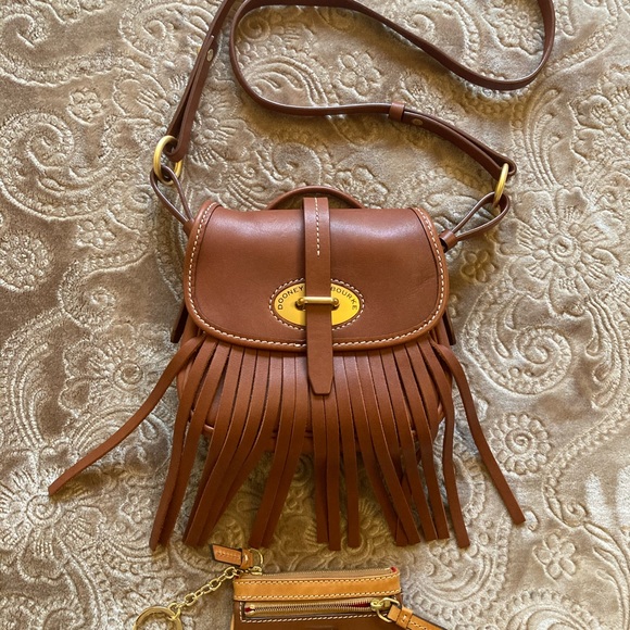 Sold Dooney and Bourke lulu Fiona - Picture 3 of 9